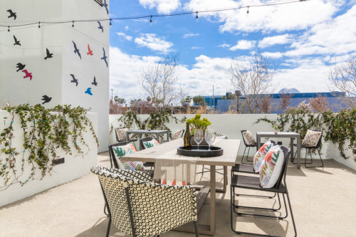 Stunning complex w/jacuzzi pool & fitness center in Marina Del Rey