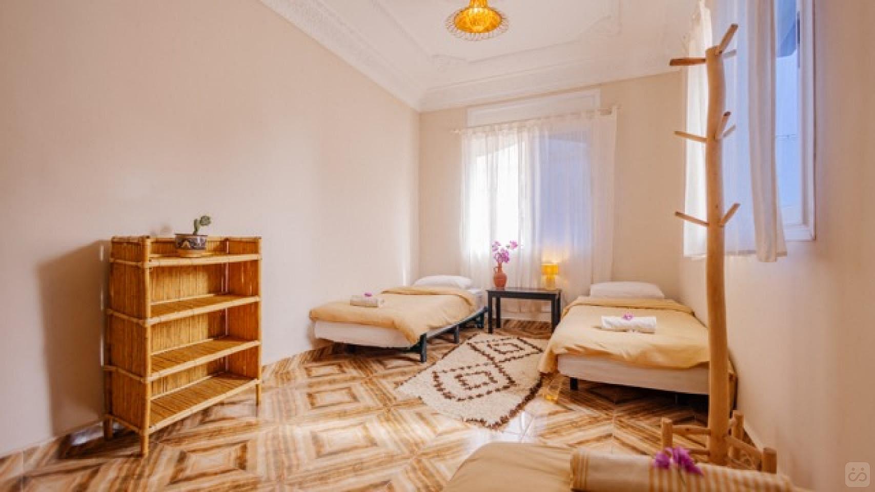 Bed In A 3-Bed Mixed Gender Room - 2