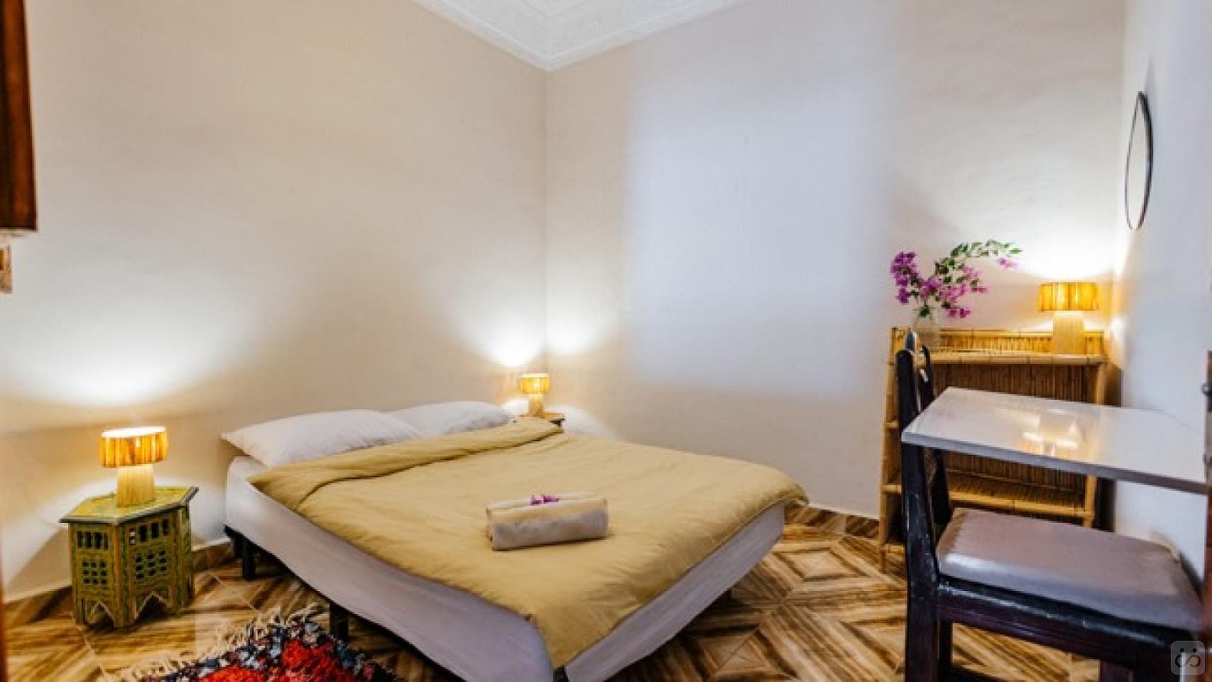 Private Room: Shared Bathroom - Louise's House - 2