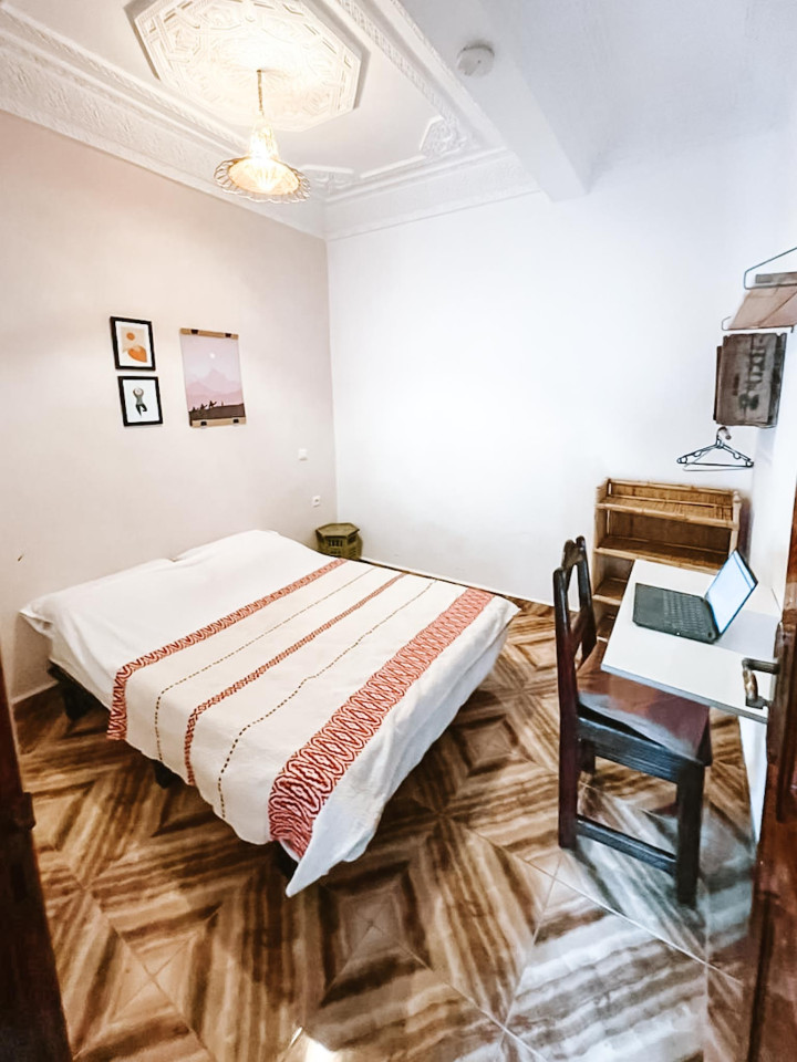 Private Room: Shared Bathroom - Louise's House - 1