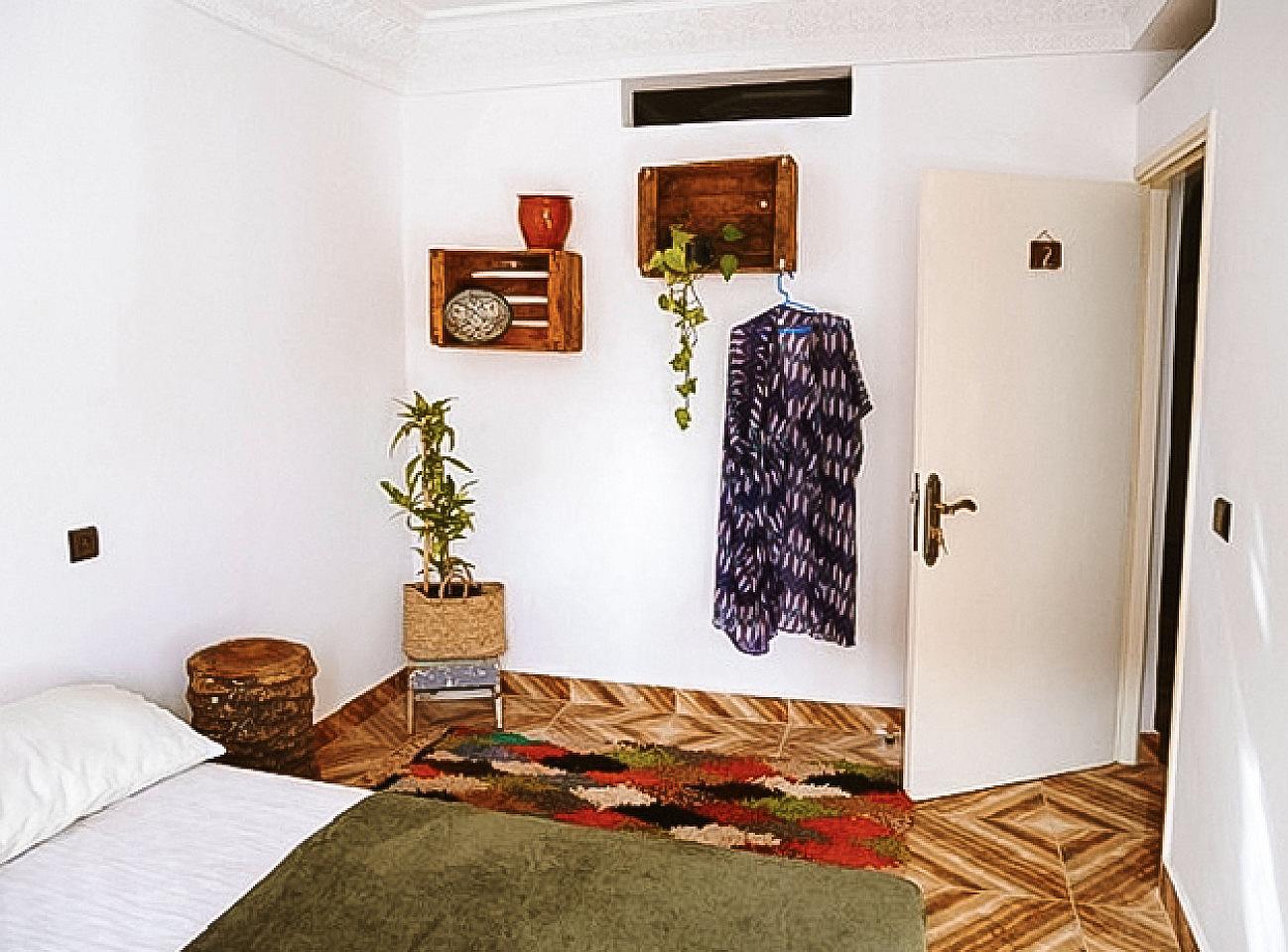 Spacious Private Room: Shared Bathroom - Louise's House - 18