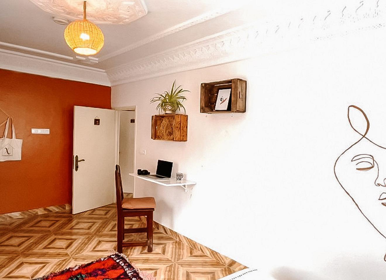 Spacious Private Room: Shared Bathroom - Louise's House - 17