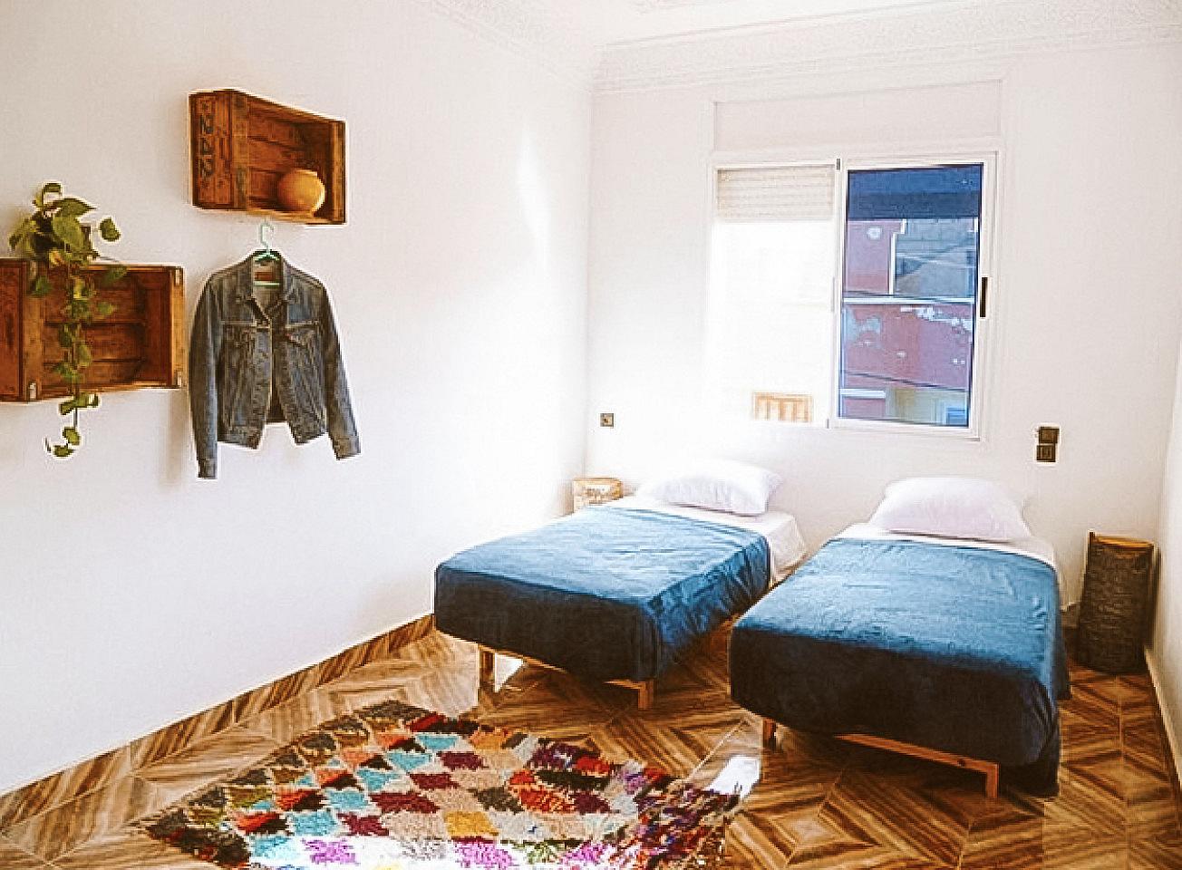 Spacious Private Room: Shared Bathroom - Louise's House - 19