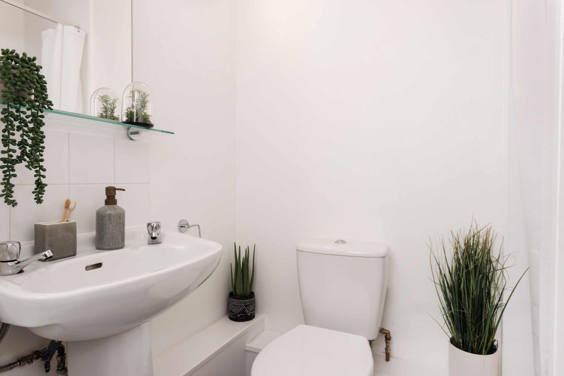  Gold En-Suite  -  Exchange Works  - Gallery -  4