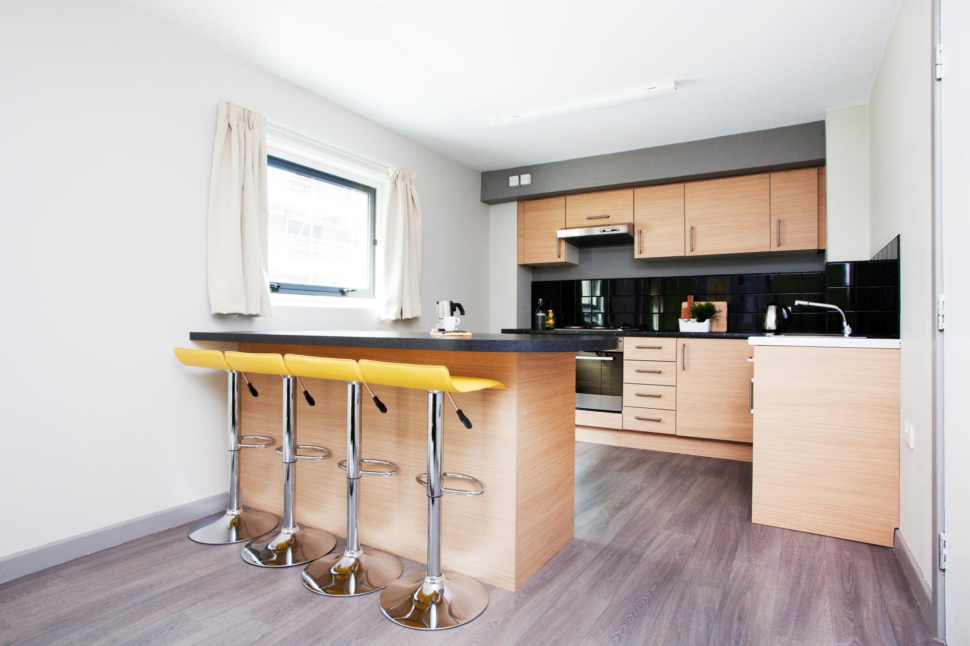  Bronze En Suite  -  Exchange Works  - Gallery -  4