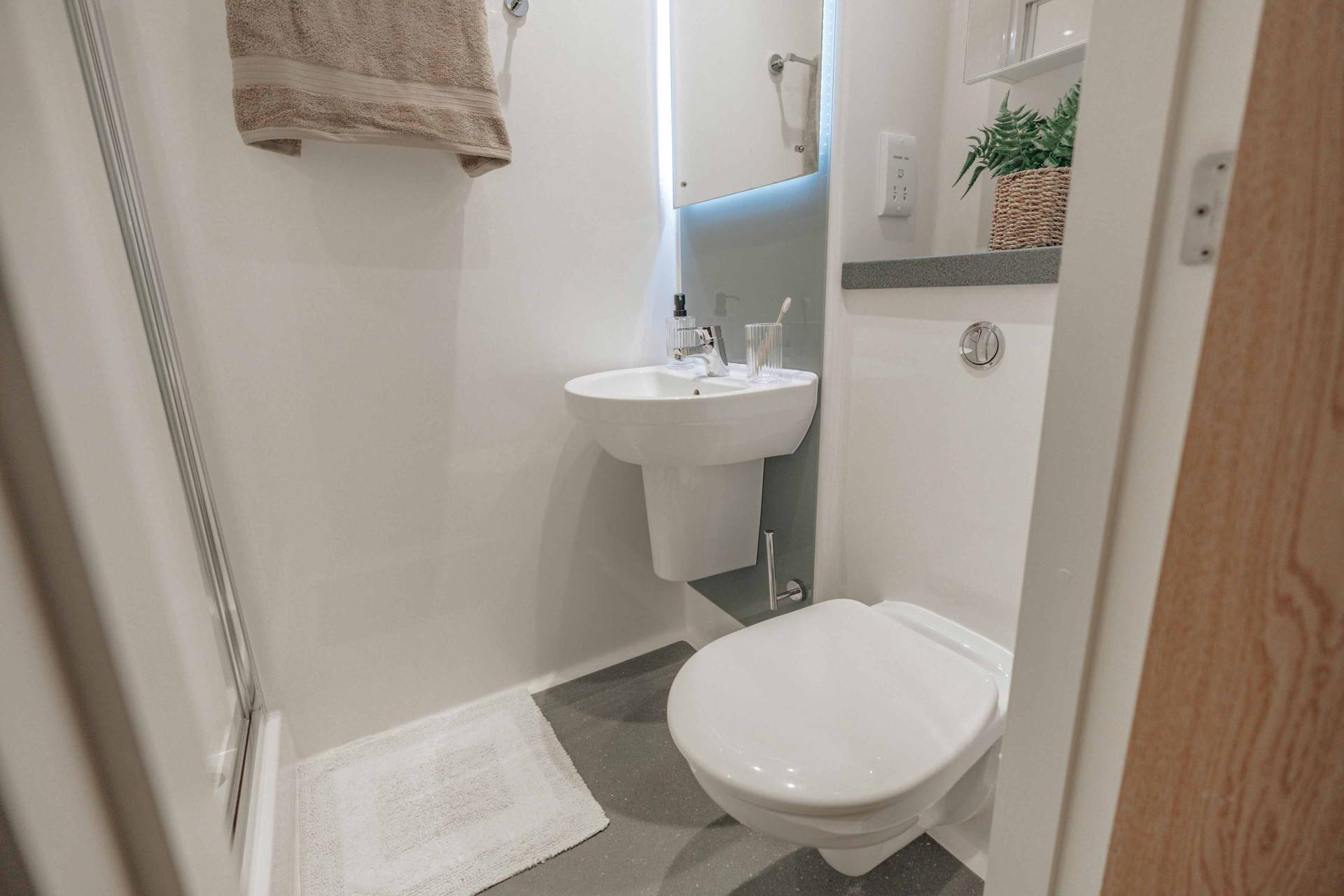 Gold En Suite (3 Bed Flat) - 4