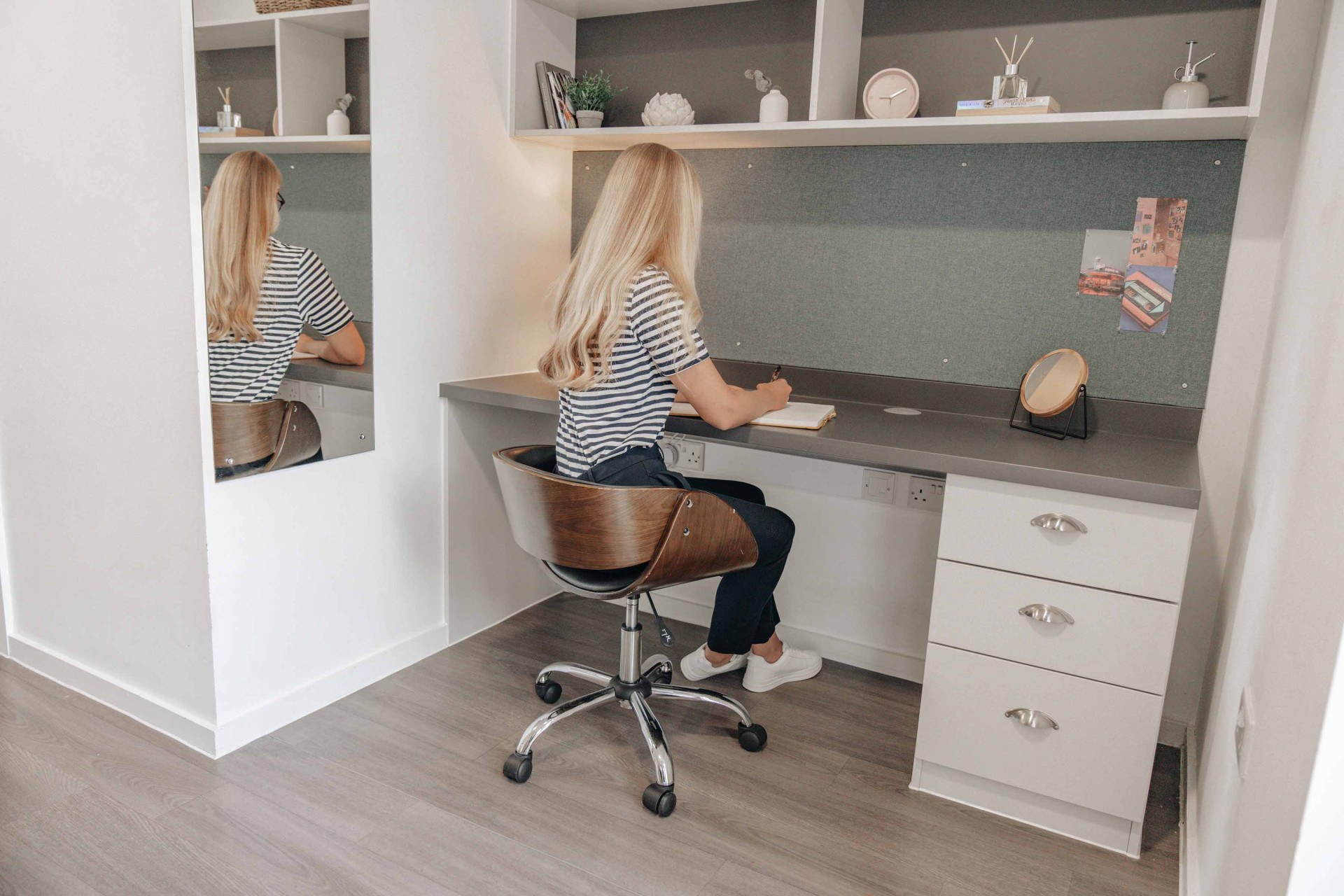  Silver En-Suite  -  Alma Court  - Gallery -  3