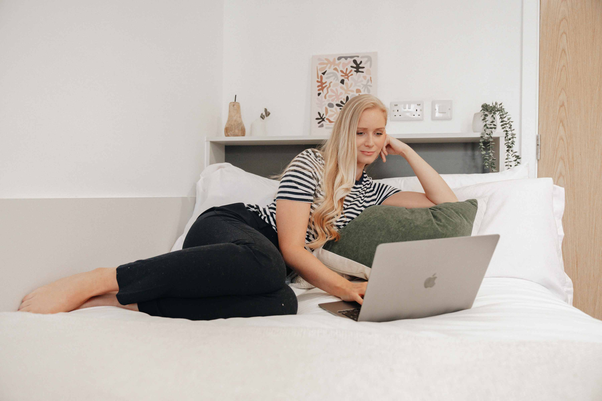  Gold En-Suite  -  Alma Court  - Gallery -  2