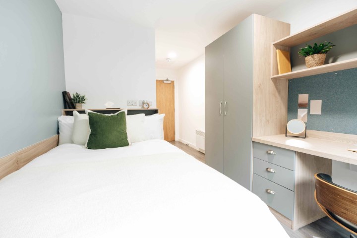  Bronze En-Suite  -  Caledon Court  - Gallery -  1