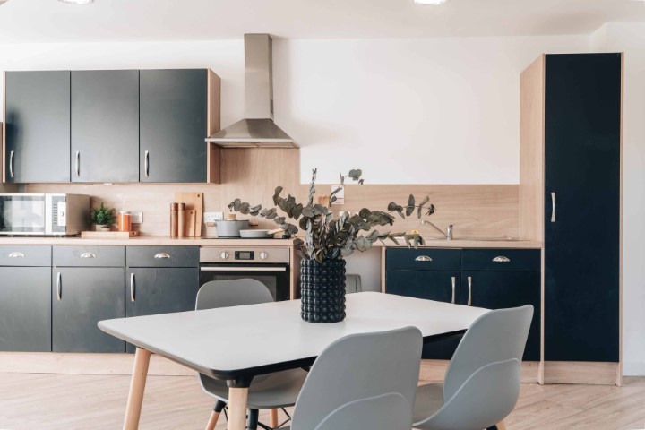  Gold En-Suite  -  Caledon Court  - Gallery -  4