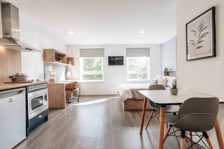  Silver Studio  -  Caledon Court  - Gallery -  5