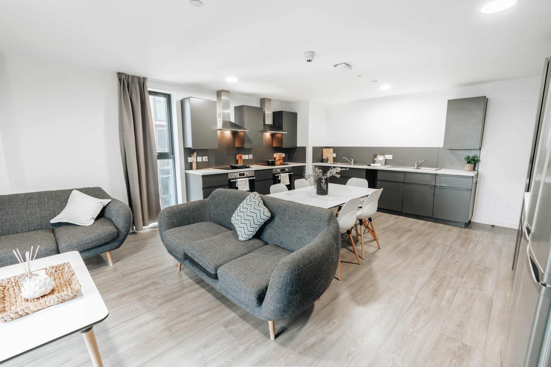  Silver En Suite (High Floors)  -  Oxford Point  - Gallery -  3