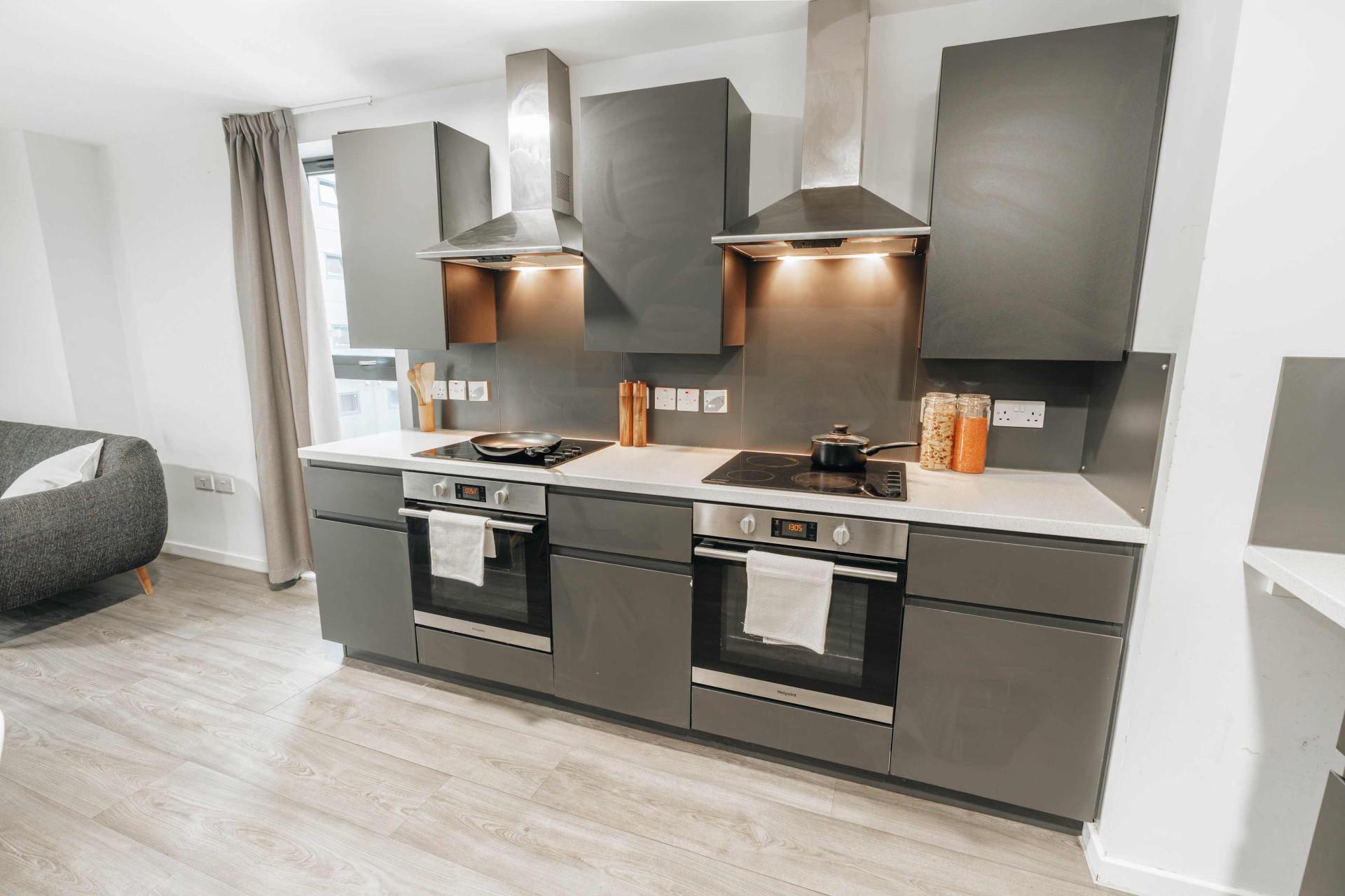 Silver En Suite (High Floors) - Oxford Point - Gallery - 5