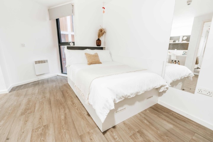 Gold En-Suite - Oxford Point - Gallery - 1