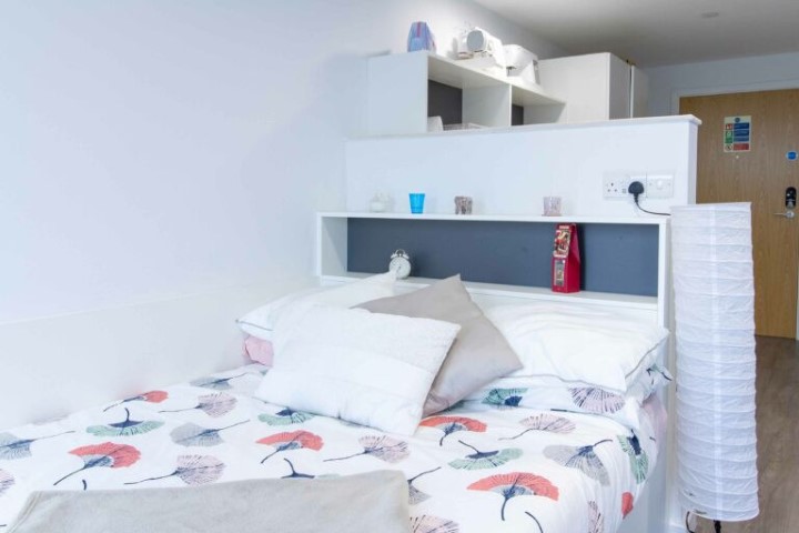  Silver Studio  -  Oxford Point  - Gallery -  1