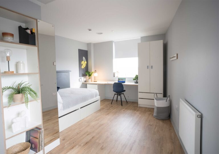 Large Premium En Suite - West Wing - Gallery - 6