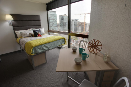 Bed in a shared bedroom, very close to the Old Port