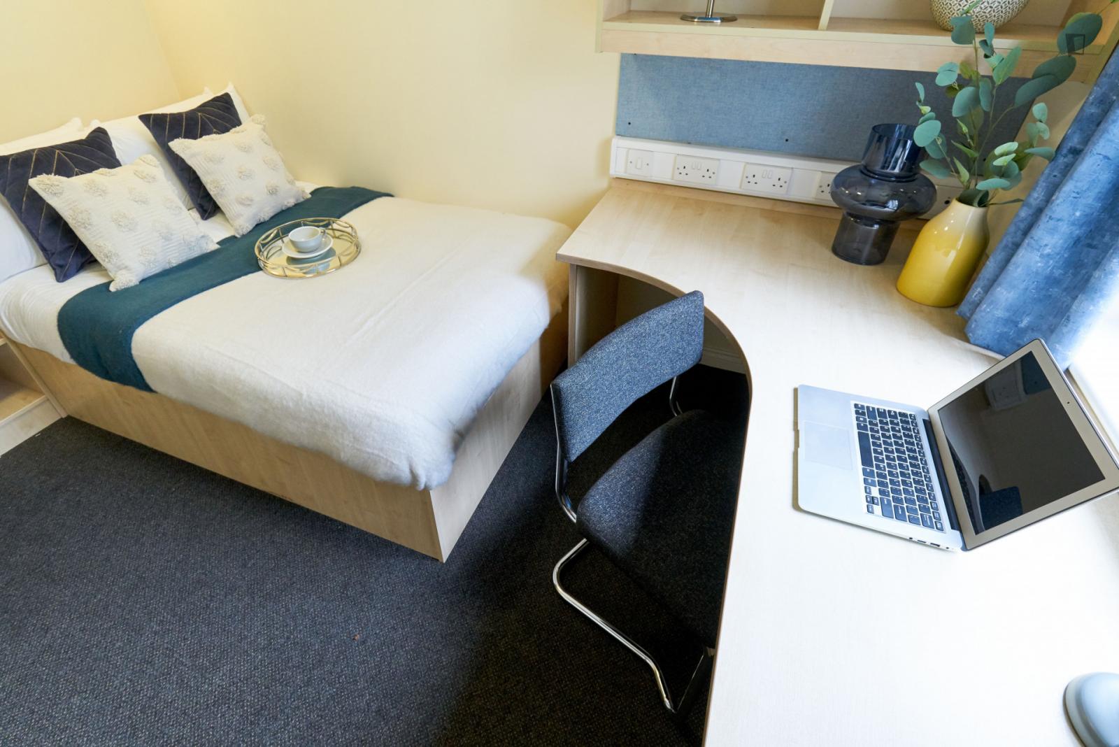 Inviting Double Ensuite Bedroom Near University Of Central Lancashire - Inviting double ensuite bedroom near University of Central Lancashire - Gallery - 1