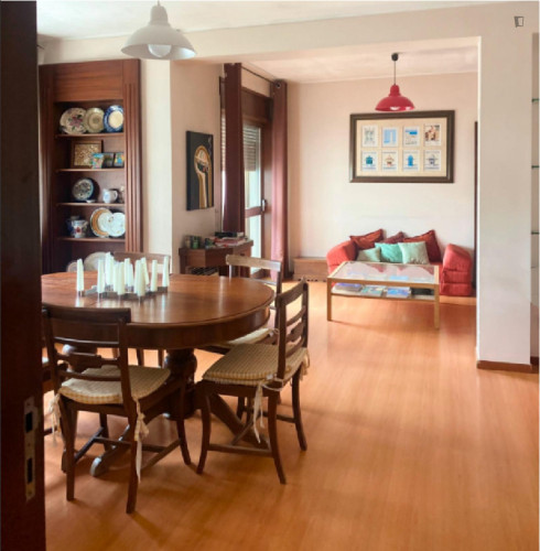 Vibrant Double Bedroom close to the beach