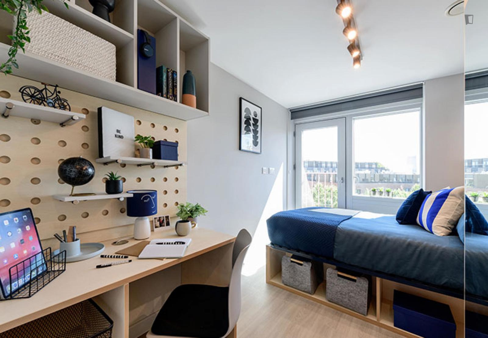 Appealing Double Ensuite Bedroom, Near The Popular London Stadium - 1