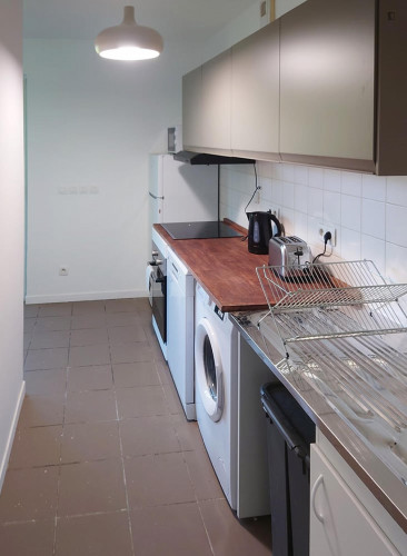 Contemporary-style 15 m² bedroom for rent in coliving at the gates of Bordeaux - B017