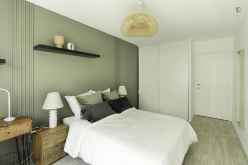 Contemporary-style 15 m² bedroom for rent in coliving at the gates of Bordeaux - B017