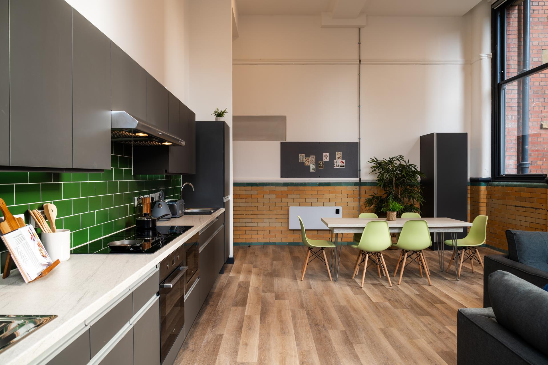 Platinum Plus En Suite (Loft) - Leonardo - Gallery - 5