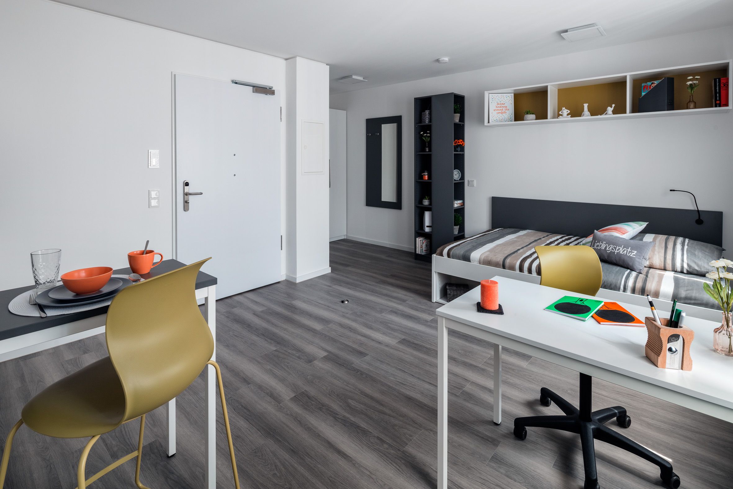  Studio L Silver  -  Urbanum  - Gallery -  2