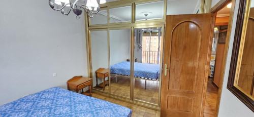 Very comfy double bedroom in Santa María de Benquerencia