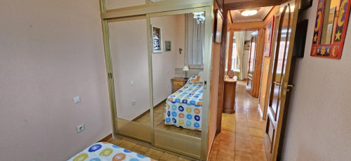 Colourful single bedroom in Santa María de Benquerencia (Polígono)