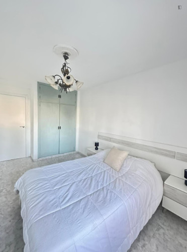 Homely double bedroom in Santa María de Benquerencia