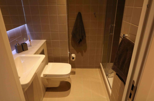 Cool double ensuite bedroom in a residence near Salford University