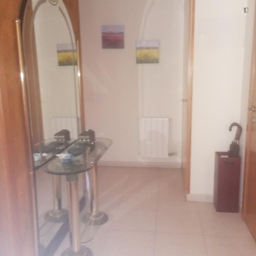 Nice bedroom in fully furnished apartment in Palamós 