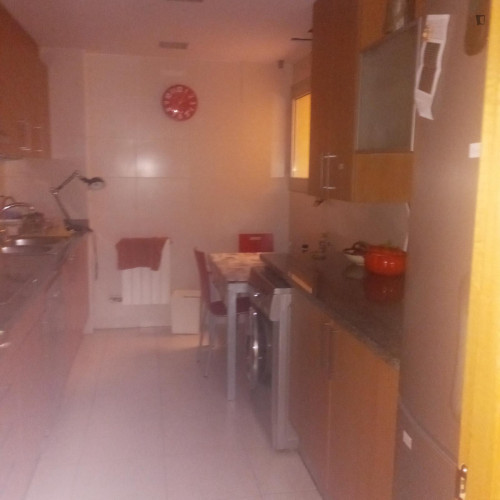 Nice bedroom in fully furnished apartment in Palamós 