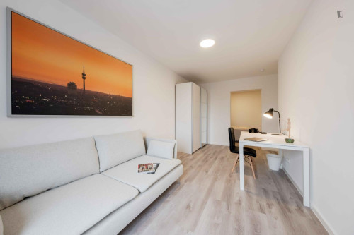 Large double bedroom in Untersendling  - Gallery -  5