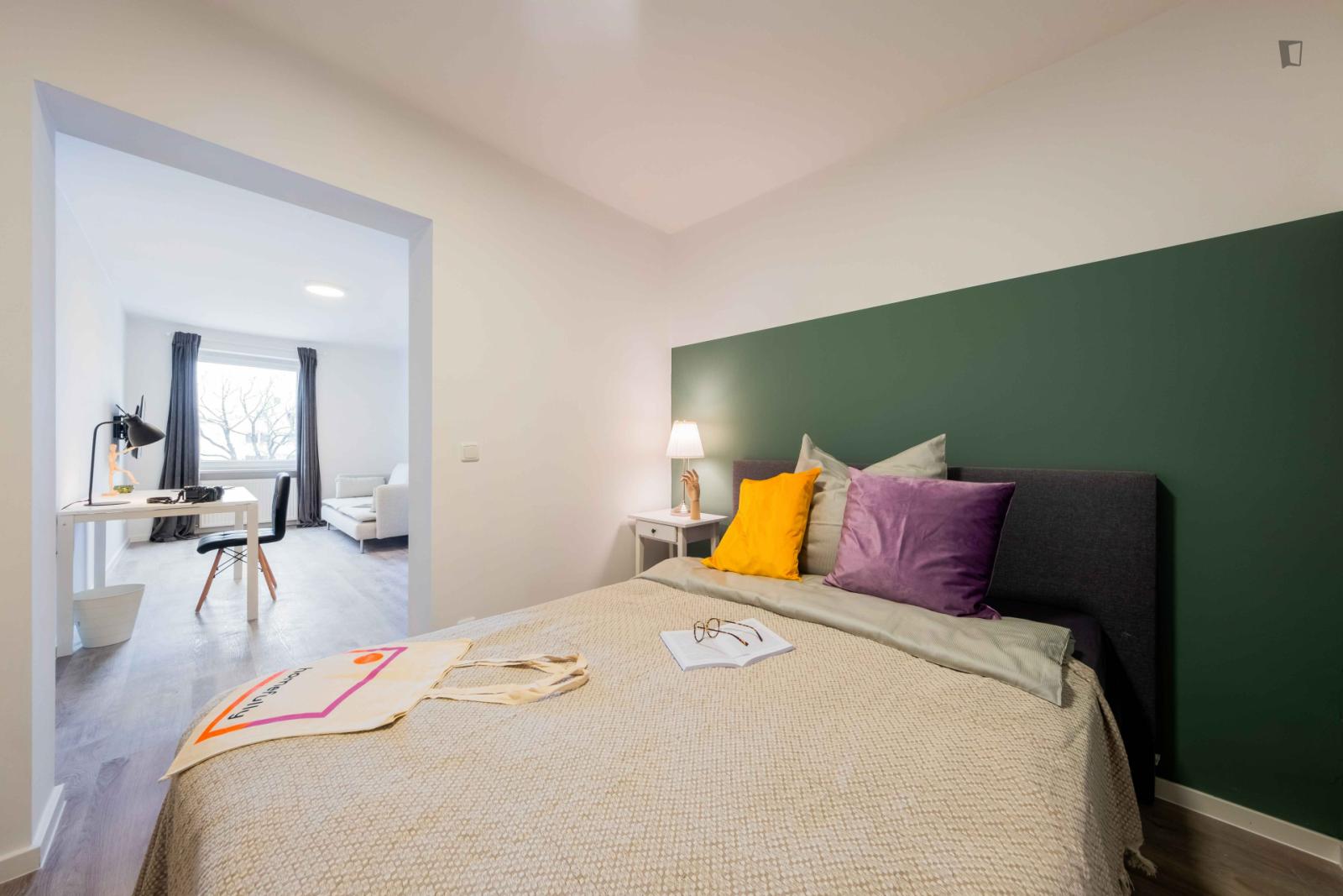 Large Double Bedroom In Untersendling - Large double bedroom in Untersendling - Gallery - 1