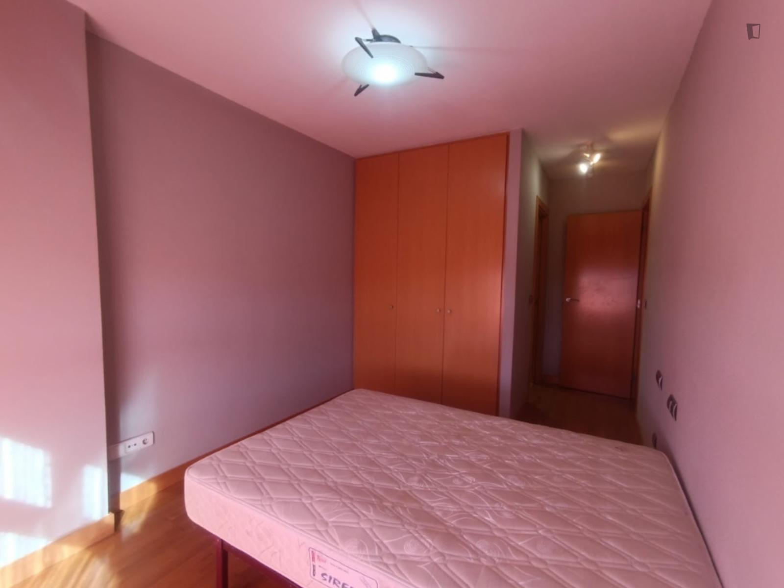 Lovely Double Ensuite Bedroom In Rochapea - 1