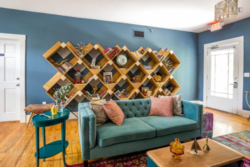 Sunny double bedroom in a residence near Jose Marti Park