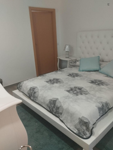 Spacious double ensuite bedroom in Carapita