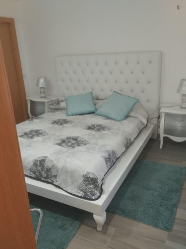 Spacious double ensuite bedroom in Carapita