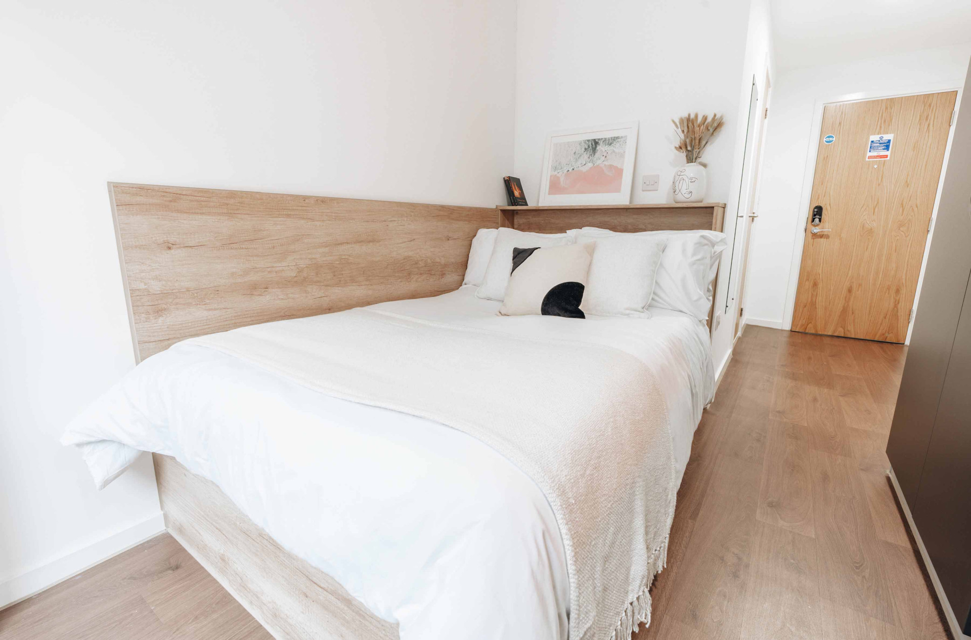  Bronze En-Suite (Lower Floors)  -  Bailey Fields  - Gallery -  1