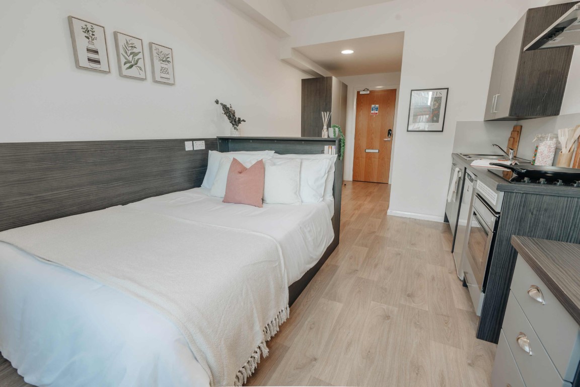 Silver Studio (Top Floor) - Avon Studios - Gallery - 1