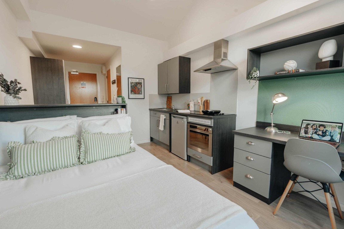  Gold Studio  -  Avon Studios  - Gallery -  1