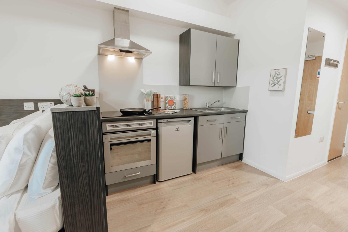  Silver Balcony Studio Riverside (Top Floor)  -  Avon Studios  - Gallery -  2