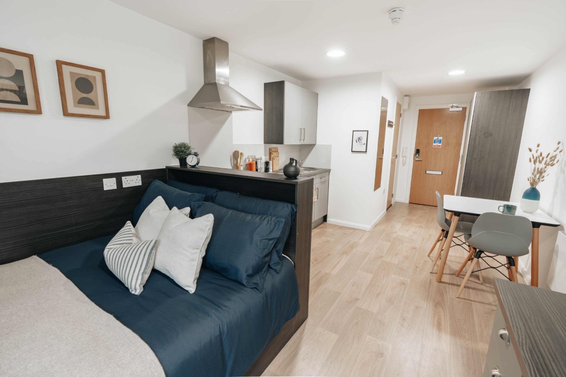  Silver Studio Riverside  -  Avon Studios  - Gallery -  1