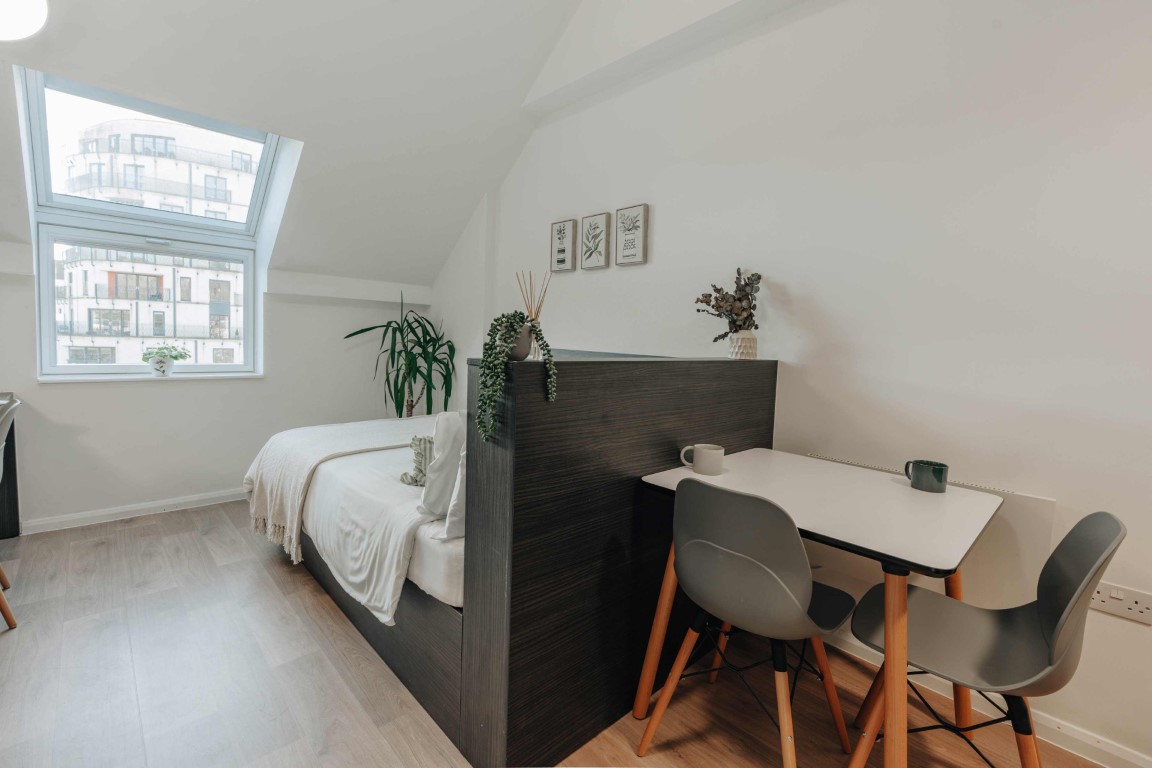 Silver Studio Riverside (Top Floor) - Avon Studios - Gallery - 1