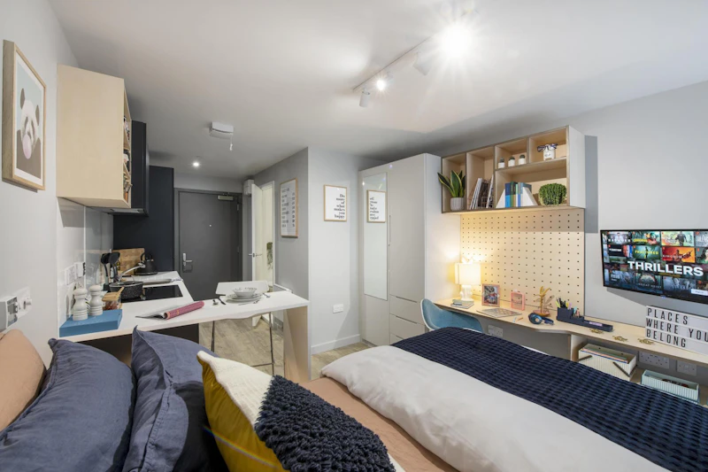  Essential Studio  -  Silk Mill  - Gallery -  3