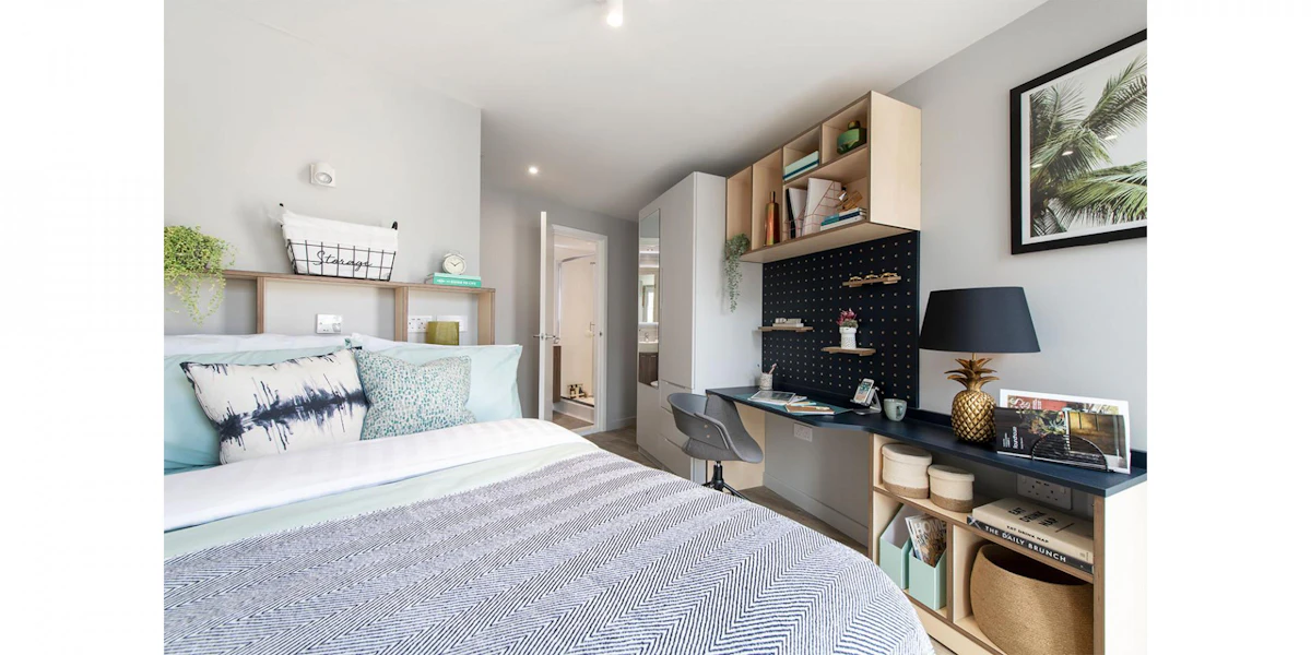  7 Bed Premium En-Suite  -  Silk Mill  - Gallery -  1