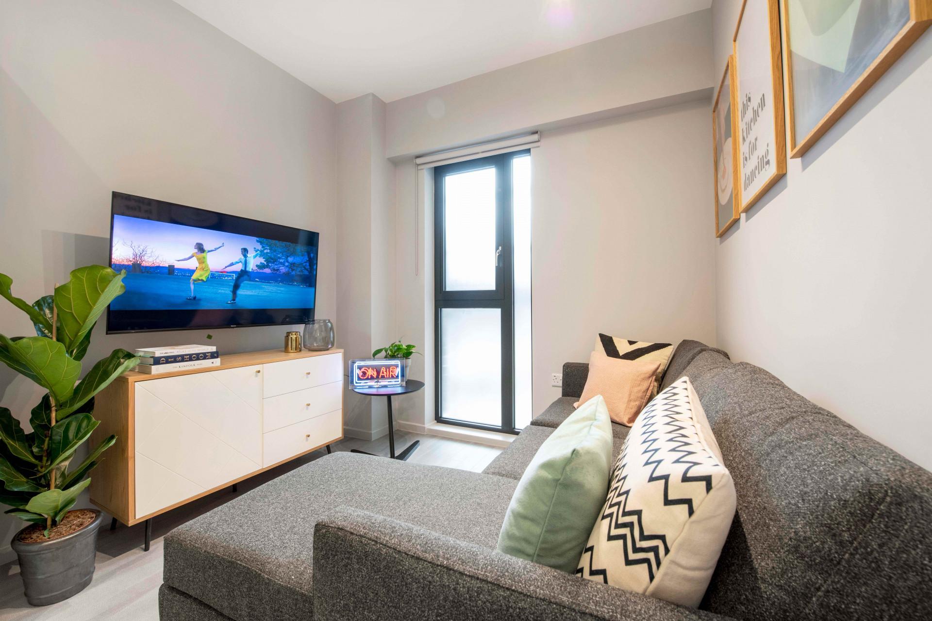  3 Bed Premium En-Suite  -  Hillside House  - Gallery -  8