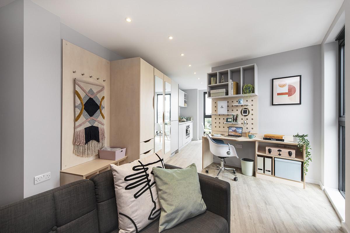  Studio Exec  -  Hillside House  - Gallery -  7